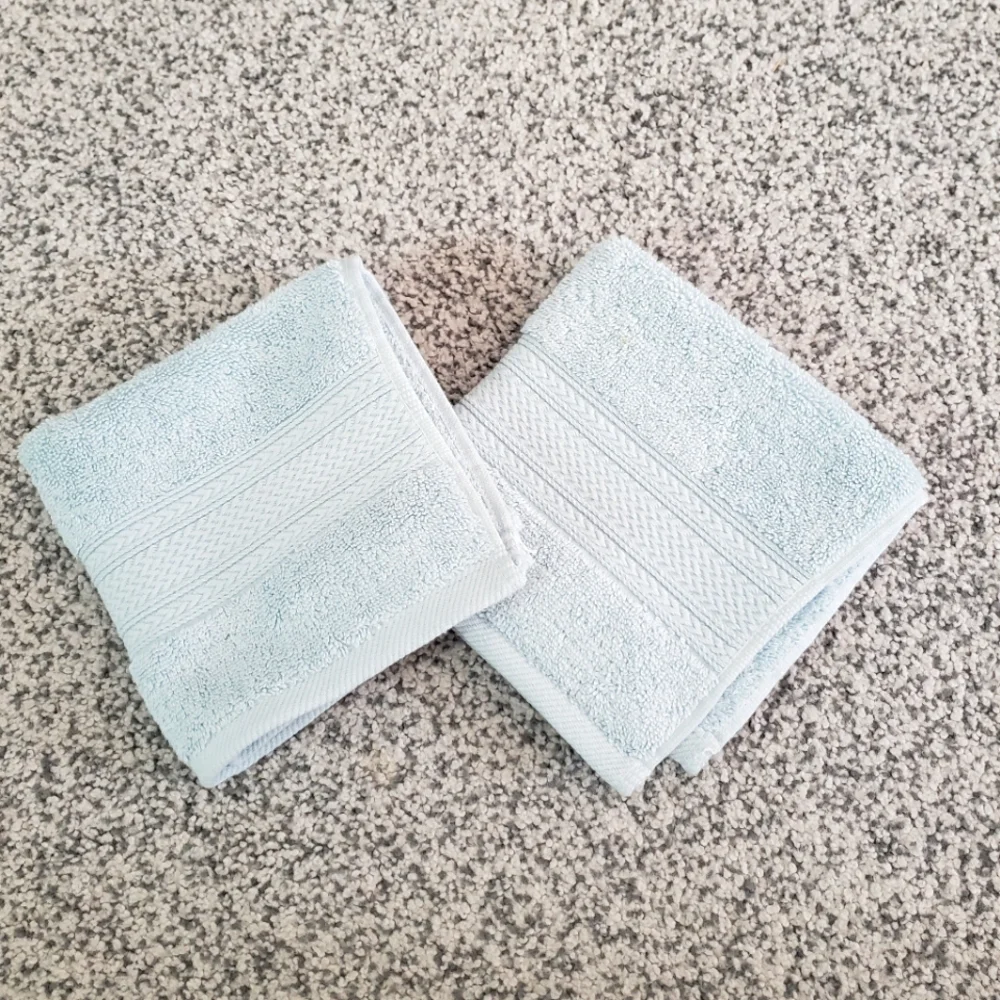 Set of 2 pale Teal Wash Cloths NWT Towels